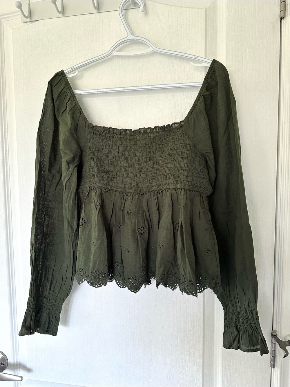 NWT American Eagle Olive Green Long Sleeve Eyelet Peplum Blouse Smocked Boho M - Picture 3 of 7